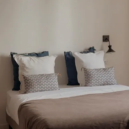 La Tour Grégoire Bed & Breakfast 4*