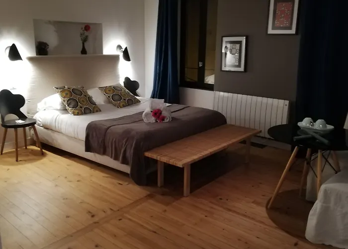 La Tour Grégoire Bed & Breakfast 4*