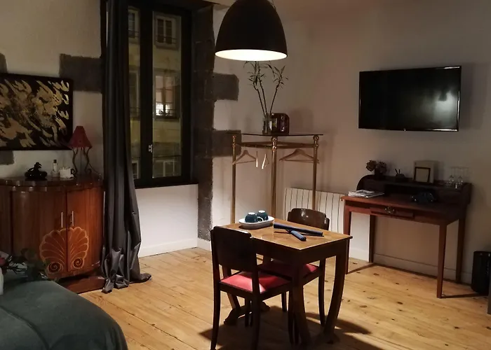 La Tour Grégoire Bed & Breakfast 4*