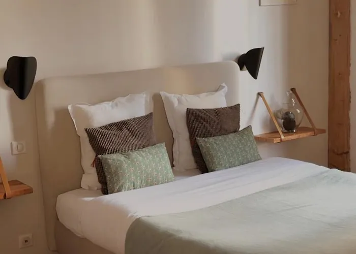 La Tour Grégoire Bed & Breakfast